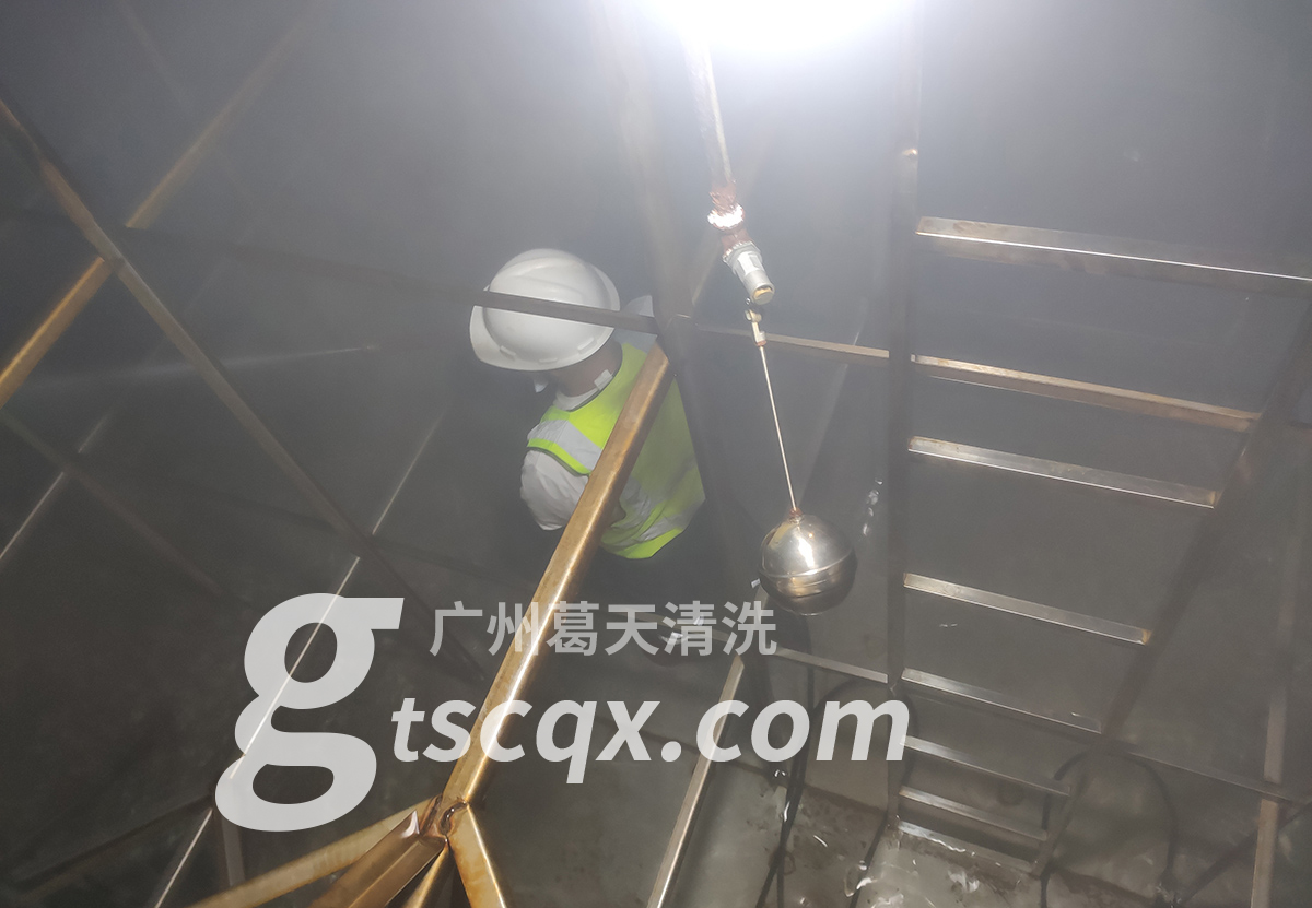 决定应该找专业水箱清洗公司提供和执行清洗方案